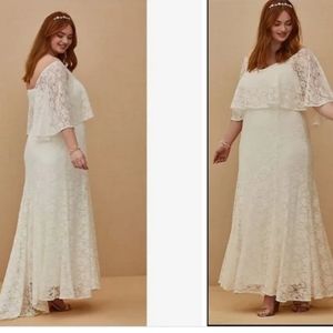 Torrid Ivory Boho Lace Wedding Bridal Dress with Flutter Capelet Size 16